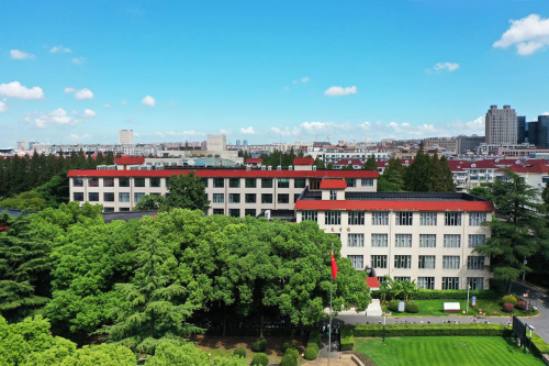 财经类大学怎么选？这所连续12年蝉联榜首的学院，定义了新商科教育