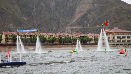 2025云南东川港首届水上飞人、动力冲浪板公开赛举行