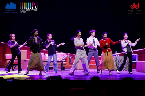 普利策戏剧奖获奖作品《兔洞》中文版登陆深圳，探讨失落与希望的生命共鸣