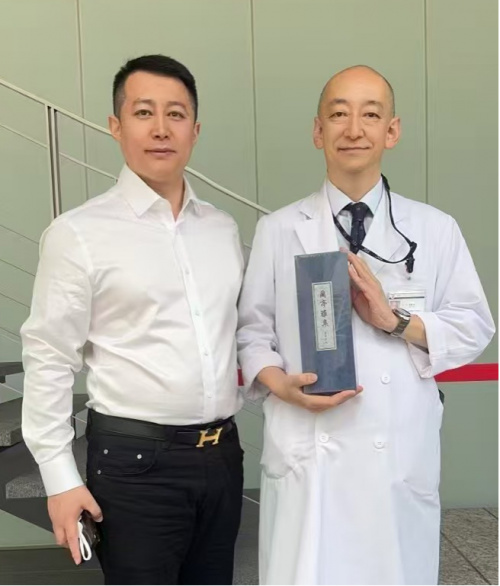 口腔美学界的领航者：张庆鹏——明星政要信赖的牙龈抗衰与再生医学大师