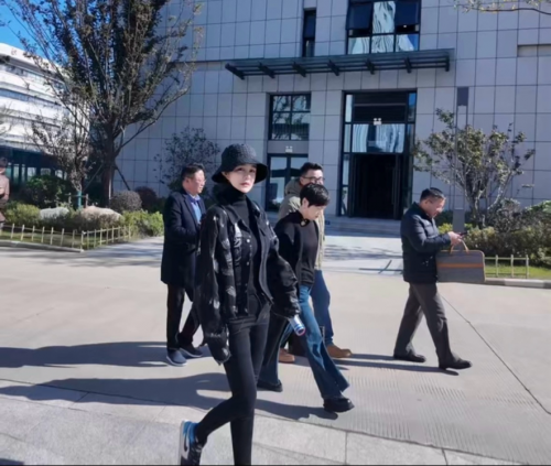 炸场！安徽90后美女CEO携文