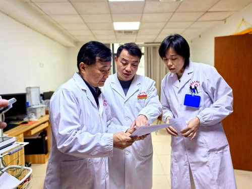 桑植光明行公益活动暖心启幕 革命后代联深圳华厦眼科医院护航革命家属光明