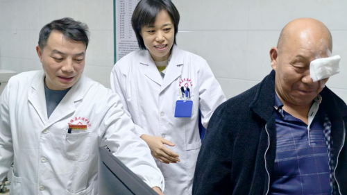 桑植光明行公益活动暖心启幕 革命后代联深圳华厦眼科医院护航革命家属光明