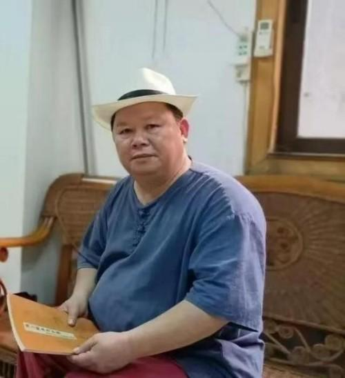 陈德化——世界艺坛名人录;以实求质弘扬民族精神