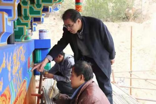 泥韵塑魂 彩笔传薪——记通渭非遗传承人张进财的双艺人生