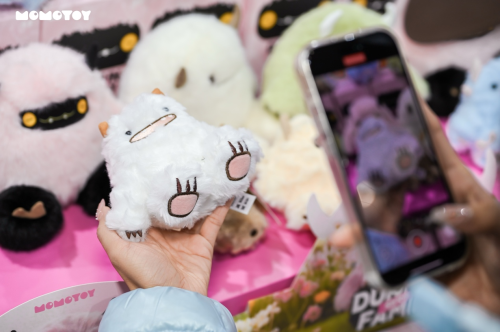 潮玩产业升维，MOMOTOY用“情感+科技+稀缺性”布局全球