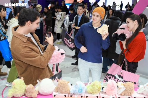 潮玩产业升维，MOMOTOY用“情感+科技+稀缺性”布局全球