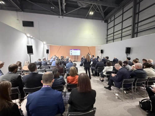 中国原创DOCS-VALVE亮相伦敦瓣膜会——全球首个纯反流TAVR随机对照研究初步数据显示其良好安全性与可行性 中国原创DOCS-VALVE亮相伦敦瓣膜会——全球首个纯反流TAVR随机对照研究初步数据显示其良好安全性与可行性