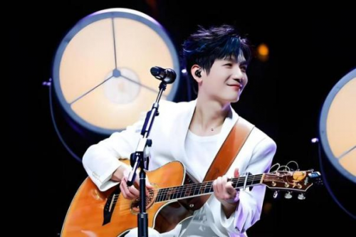 娱乐圈最荒诞的数字闹剧，陈楚生和龙丹