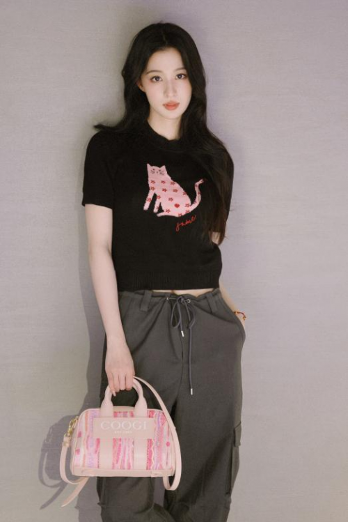 明星同款轻松get!Coogi(库吉)苦瓜纹包多元穿搭，成时尚圈新宠