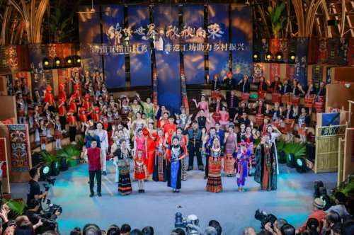 “非遗歌舞映山城?山水共赏传文脉”