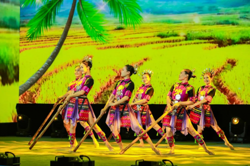 “非遗歌舞映山城?山水共赏传文脉”