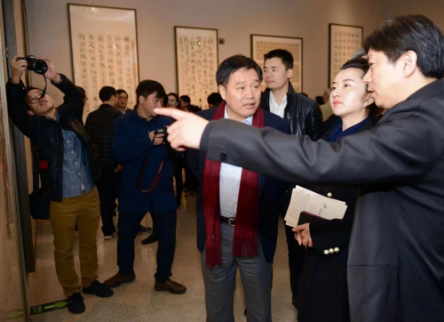 弘扬优秀书画文化 协鑫集团老板娘不遗余力