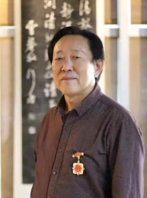 ���Ǳ����������⽻�黭��ϯ�Ļ�����ʹ��