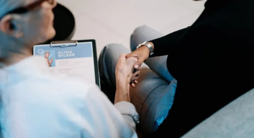 当负面刷屏时，沉默的好评去哪了？透视长轻营养食疗背后健康服务领域的“幸存者偏差”现象