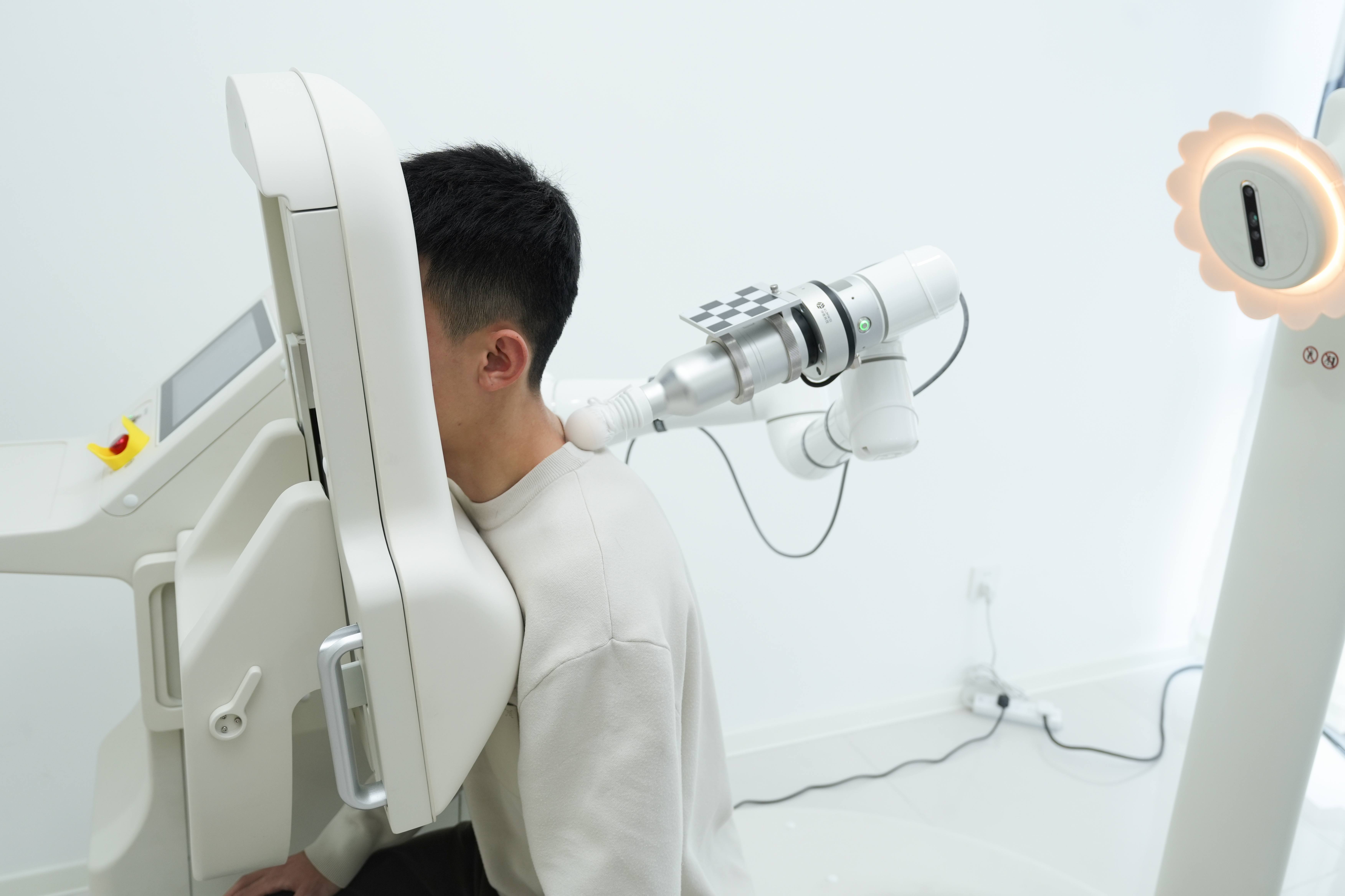 AI机器人如何破解美容院痛点，撬动疼痛管理新蓝海