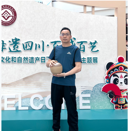 无釉见本真 匠心守千年——炻器时代擦亮荣县土陶新名片