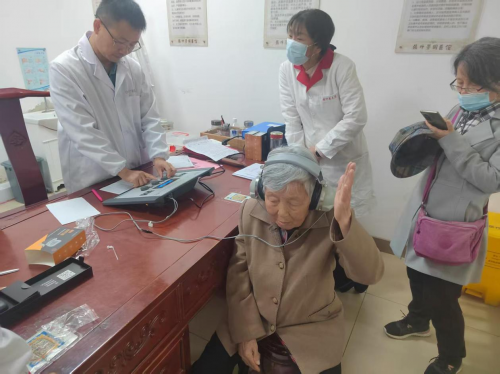拨开无声之幕，点亮听的世界：欧利尔助听器惠泽河南听力困难群众