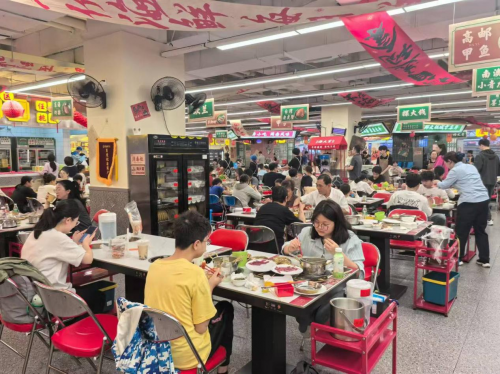 海鲜自选火锅赛道持续升温，行业洗牌加速，海大富凭硬核实力跑出差异化优势