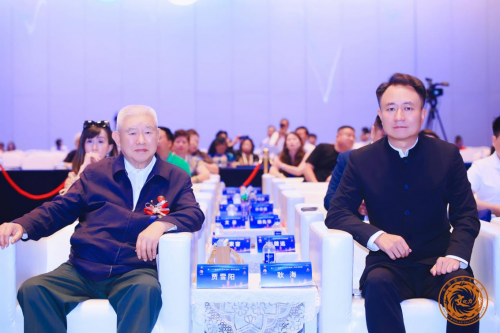企业文化易学规划导师明湖先生受邀出席第26届世纪大采风年度品牌人物盛典活动