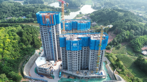 提前20天！中建新疆建工西南公司未来医学城安置房项目主体结构全面封顶