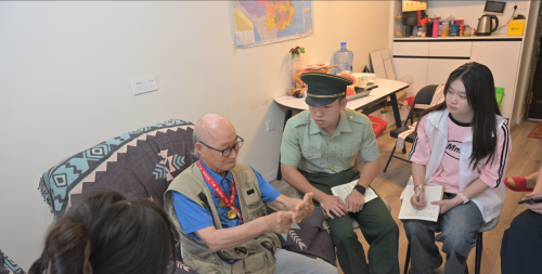九旬老兵鞠万坤:浴血沙场守家国 余热灼灼传红魂 --武汉纺织大学外经贸学院信息技术学部安防志愿服务队慰问老兵实践活动