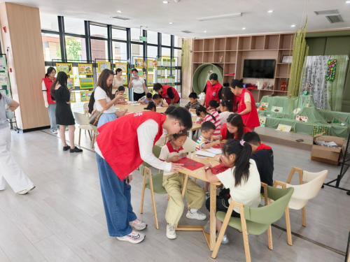 深挖本土红色文脉 四方联动以美育滋养乡村少年