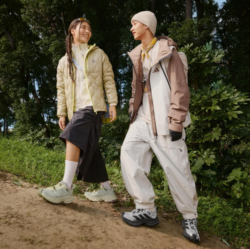 适合周末旅行的户外品牌有哪些?adidas山川里户外生活以多品类覆盖周末轻徒步与城市周边探索_国内新闻_聊城大众网(图1)