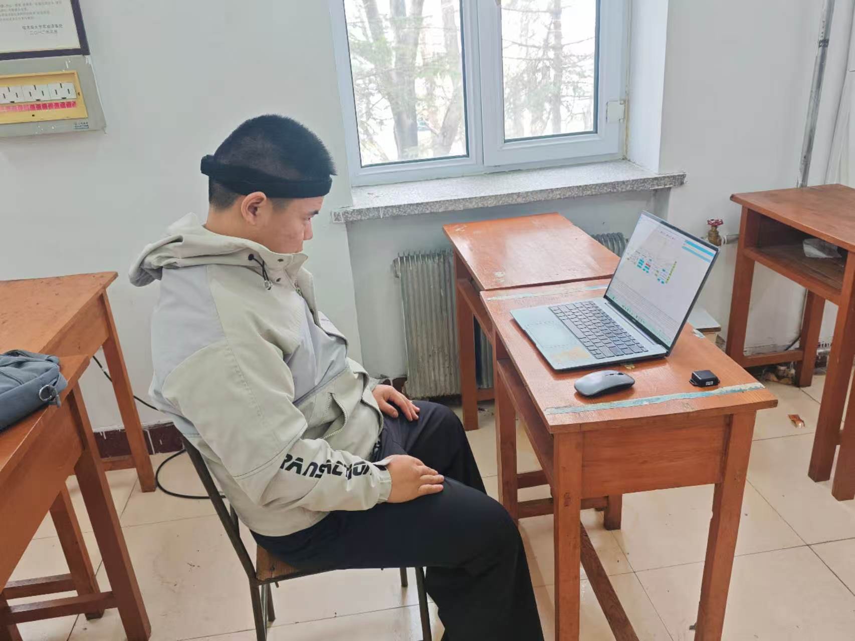 基于MPU9250九轴陀螺仪的青少年颈椎姿势异常智能识别与实时提示系统