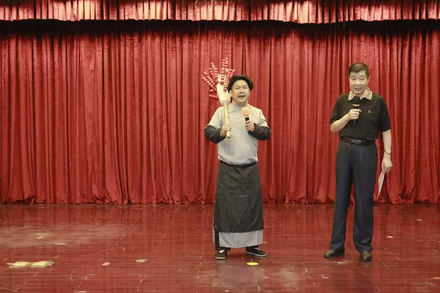 一声吆喝忆京城！郑光荣非遗叫卖亮相六条社区邻里节文艺汇演