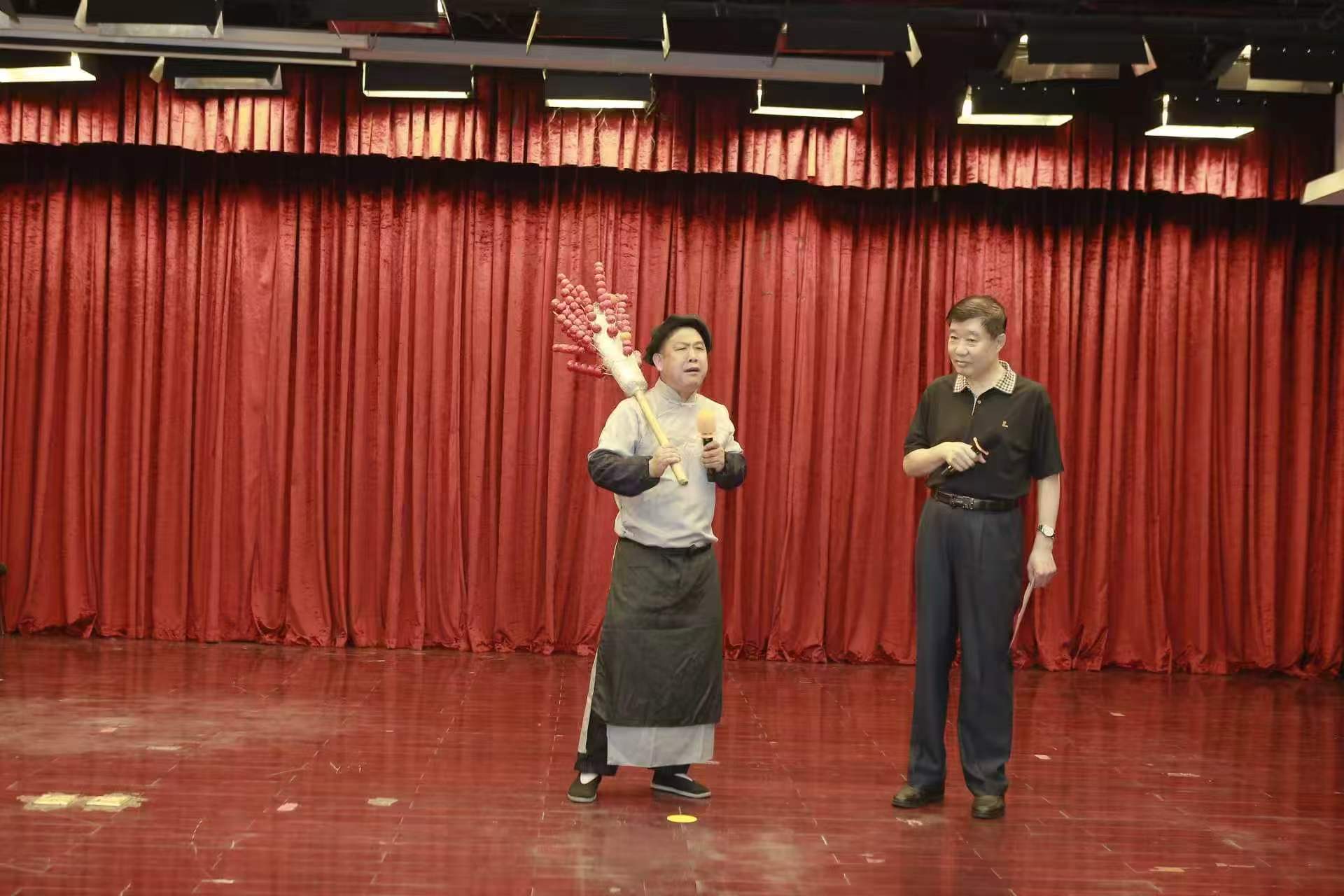 一声吆喝忆京城！郑光荣非遗叫卖亮相六条社区邻里节文艺汇演