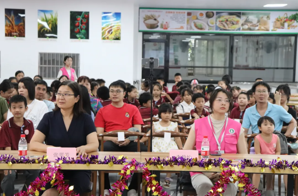 广师大音院学子三下乡：天骄中英文学校夏令营“绘梦承古韵”文艺汇演圆满结束