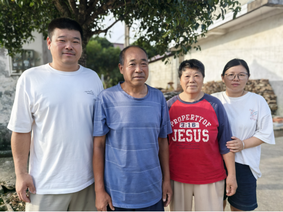 从同窗到同行：一对85后夫妻的烟田爱情哲学