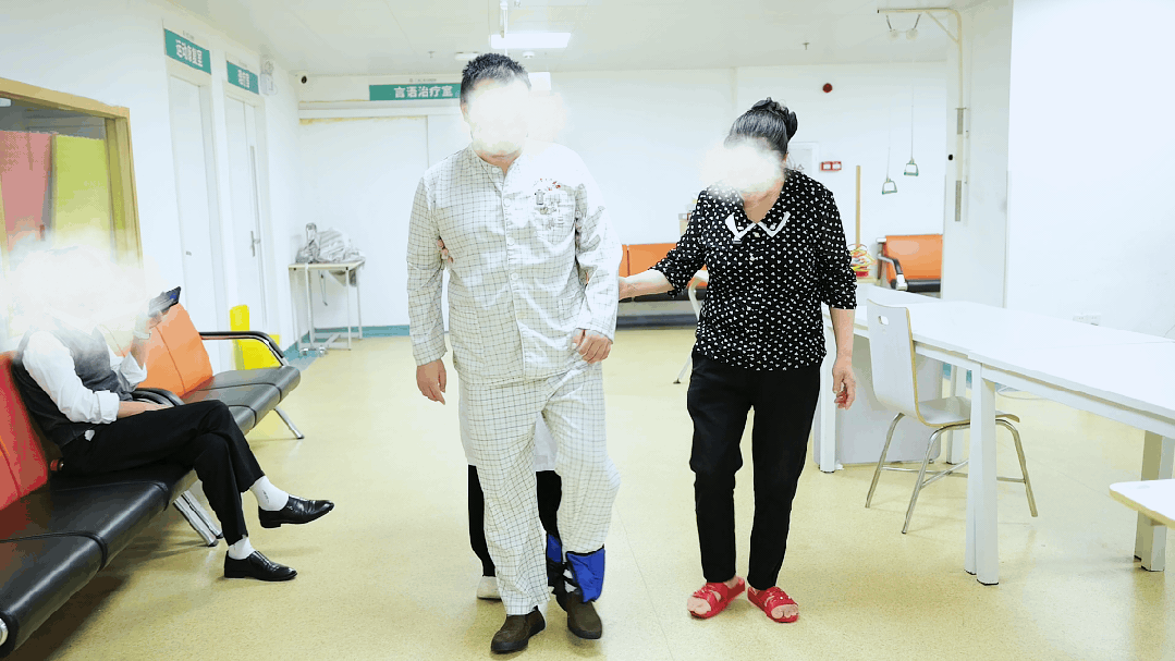 从偏瘫卧床到独立行走，广州仁爱天河医院52天康复实录