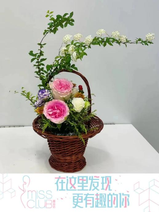 花样生活 指间创趣 —中荷人寿上海分公司开展插花蜜丝会活动