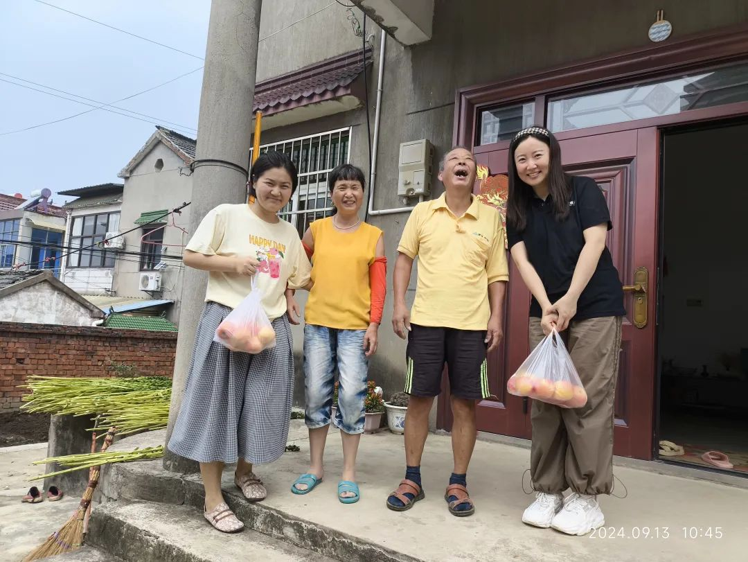 中秋佳节情意绵绵，享佳义佳人志愿者九度春秋献爱心