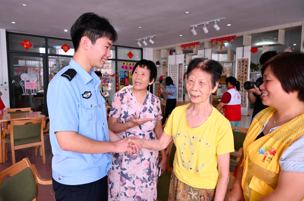 https://img2.danews.cc/upload/images/2025-08-03/IAyuJpWLWJEiimages.png