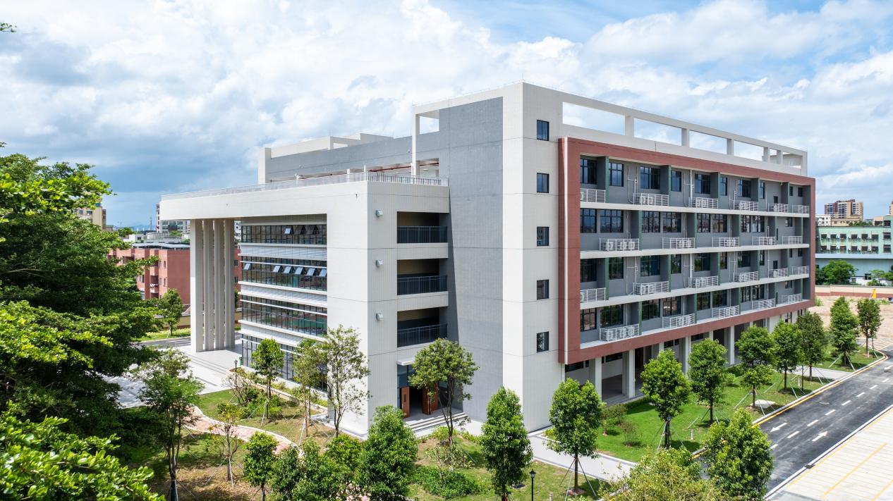 中交路建承建的廣東中山市橫欄中學3號教學樓完工交付
