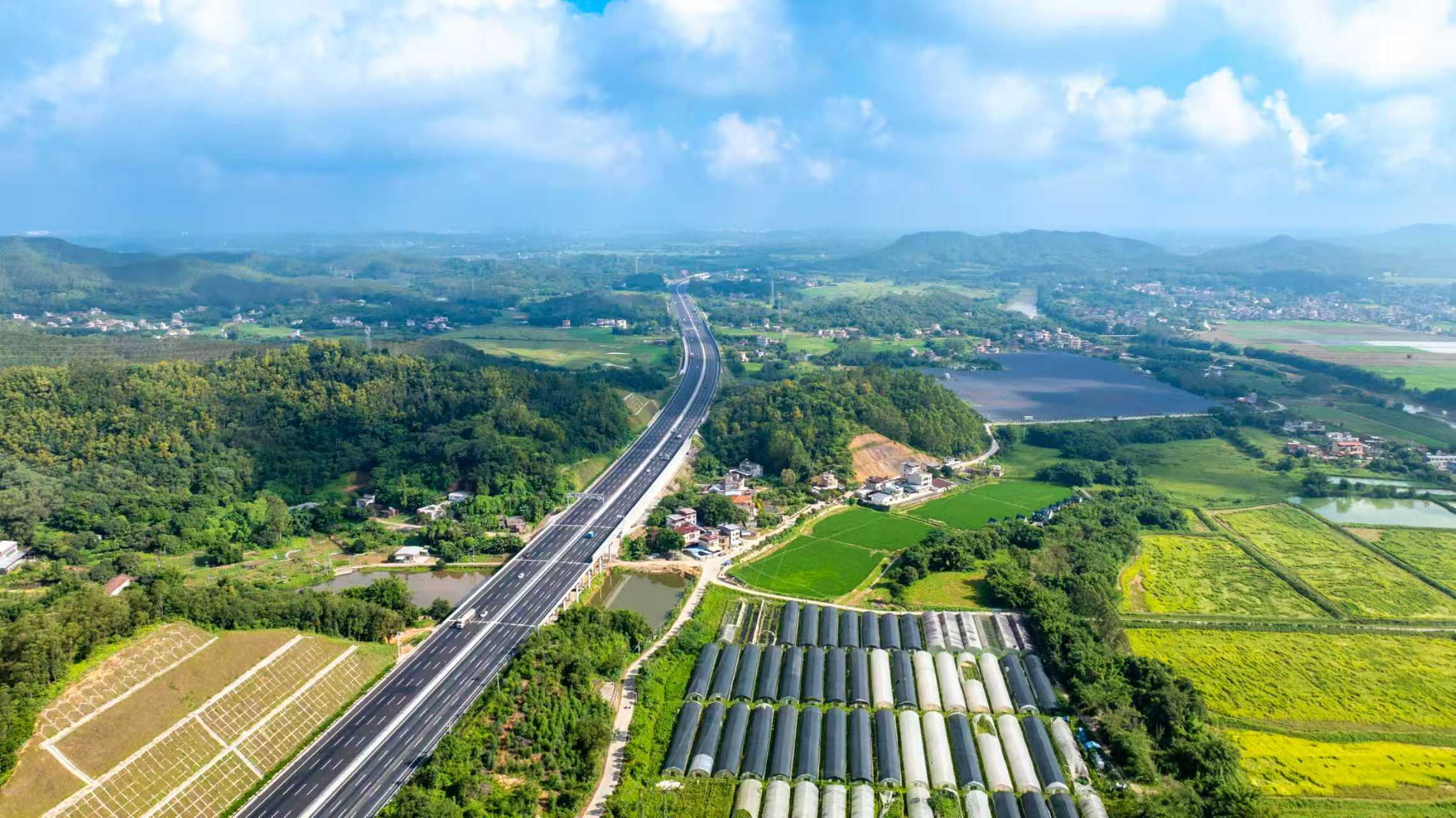 中交路建長深擴建項目15公里路段通車