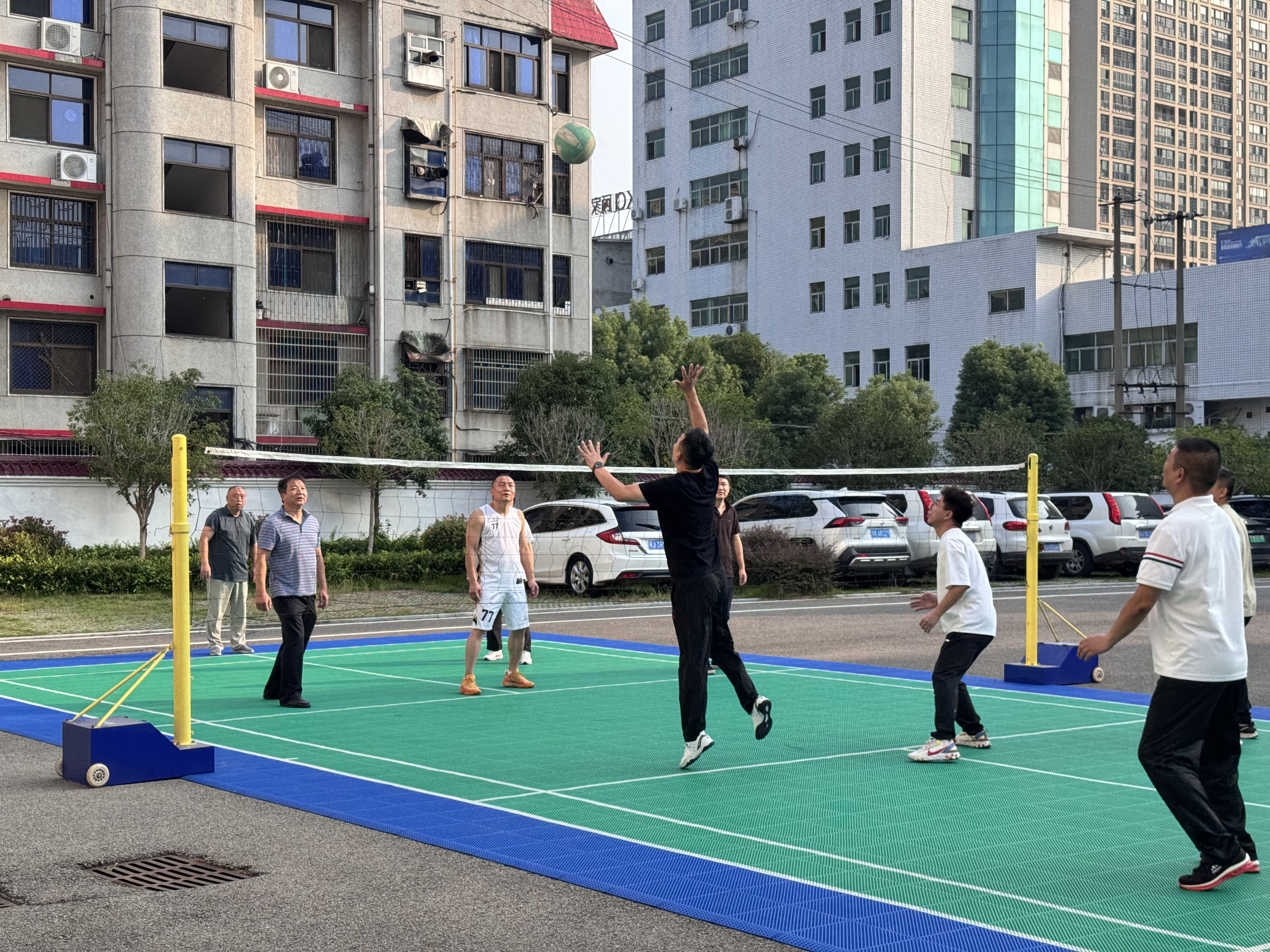 趣味运动会点燃激情 凝聚奋进新力量​