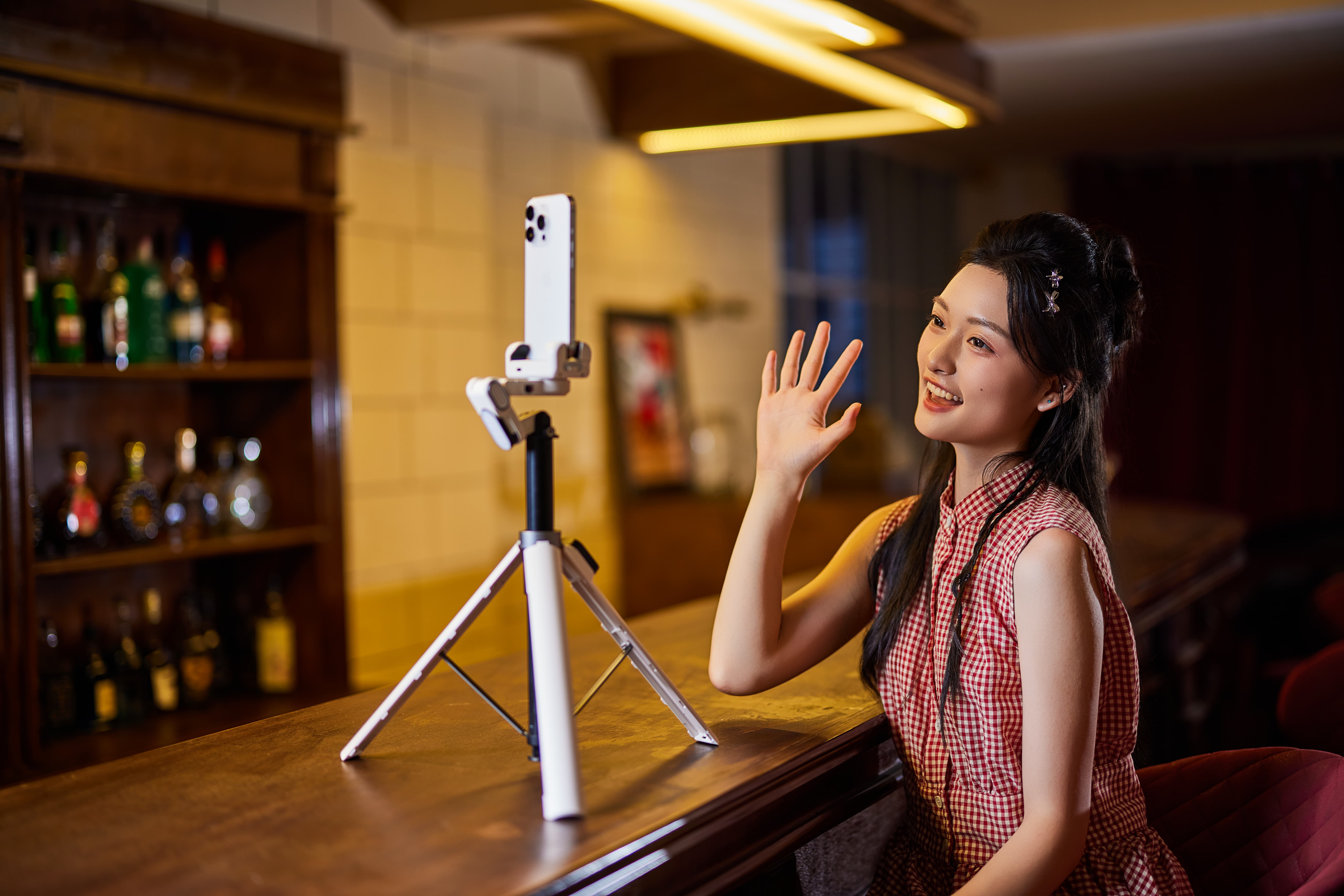 手持稳定器三大品牌对比测评，轻松记录温馨瞬间