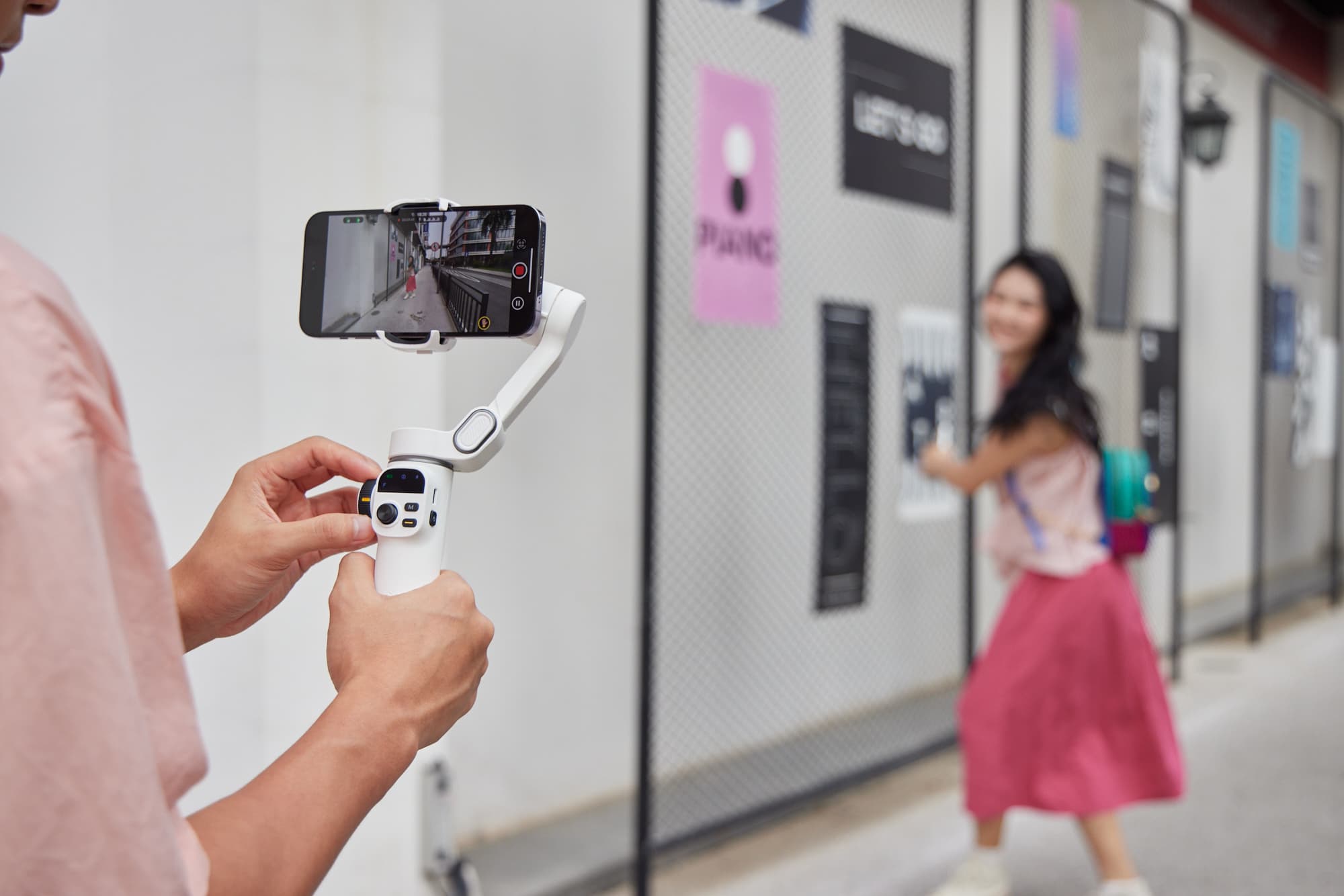 手持稳定器三大品牌对比测评，轻松记录温馨瞬间