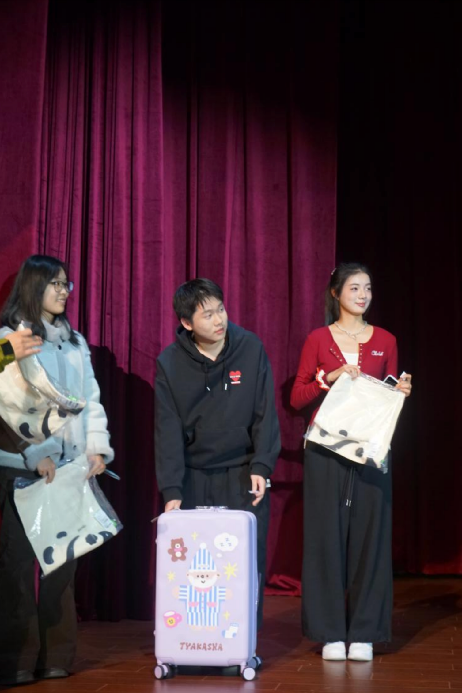 不莱玫暖心陪伴高校迎新晚会，携手共创精彩校园生活