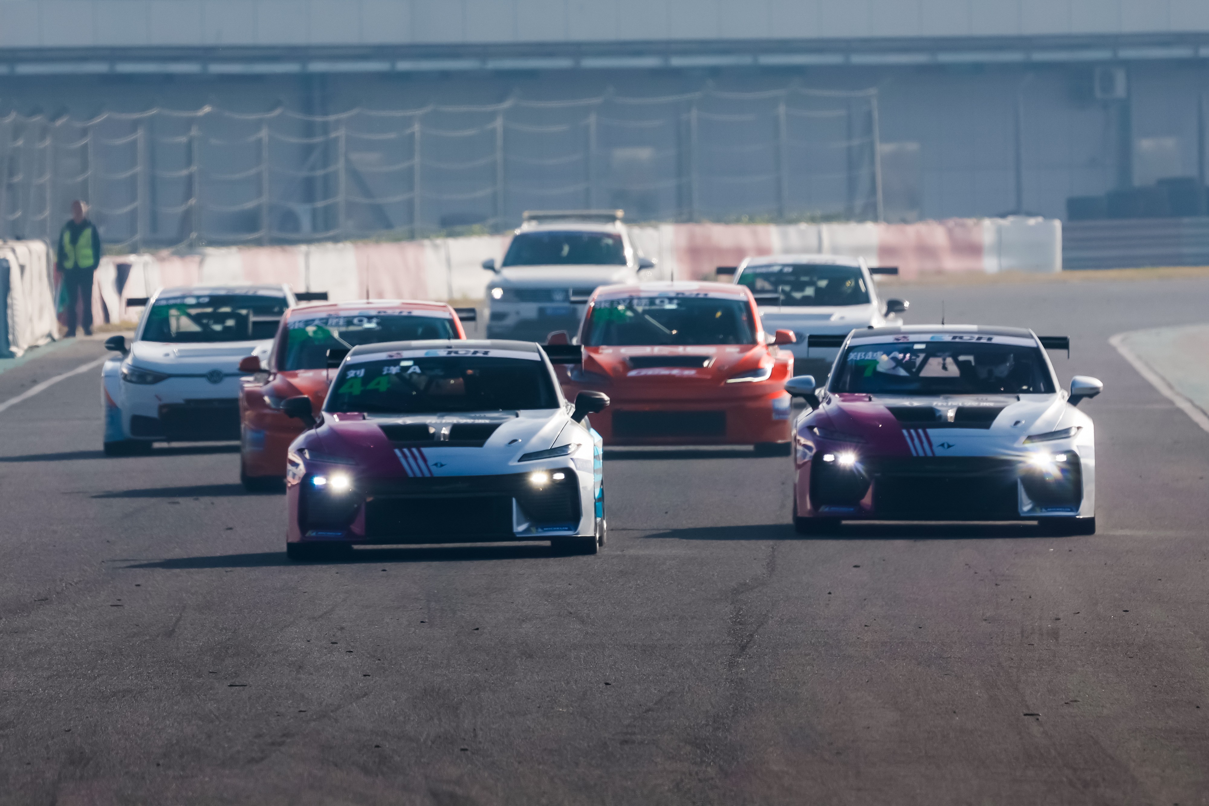 冠军座驾触手可及！东风奕派eπ007+限时价13.99万起