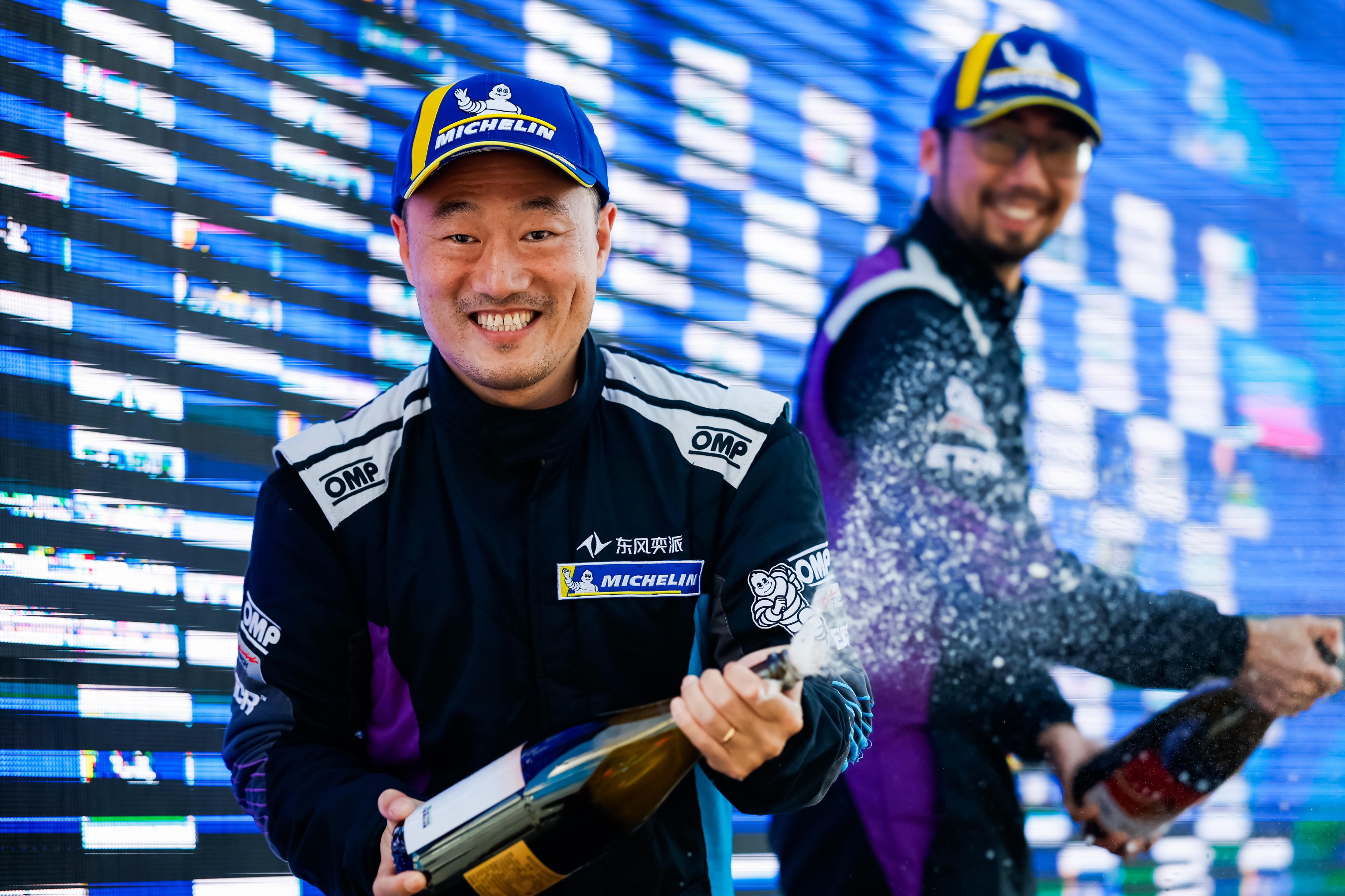 冠军座驾触手可及！东风奕派eπ007+限时价13.99万起