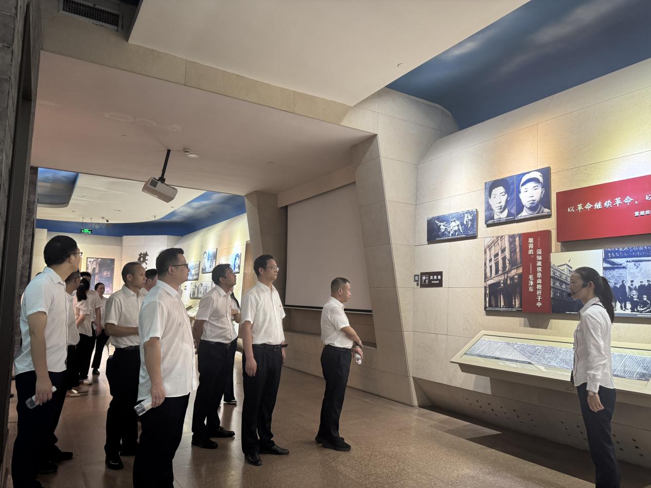 红土铸魂 英才聚力