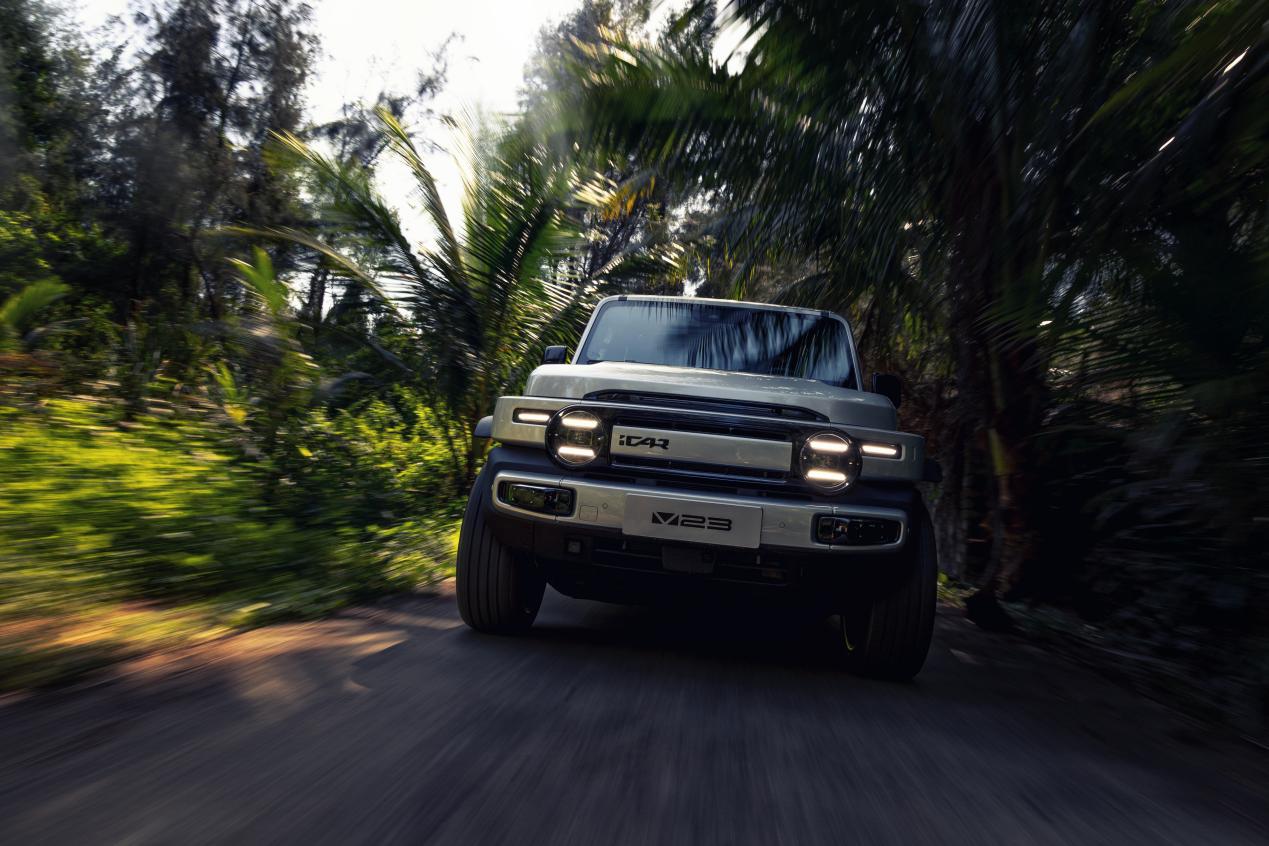 五倍价差仅差0.3km/h！电动方盒子硬刚性能魔王的操控密码