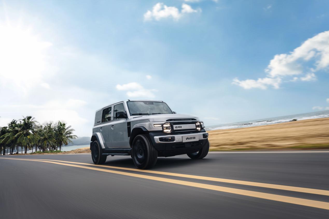 五倍价差仅差0.3km/h！电动方盒子硬刚性能魔王的操控密码