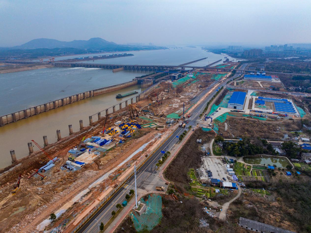 湘江长沙综合枢纽三线船闸工程航拍图