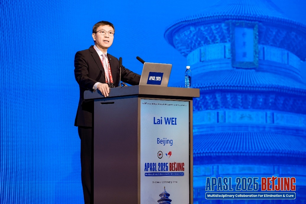 A person standing at a podium with a computer

AI-generated content may be incorrect.